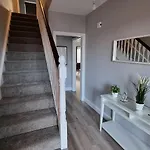 Entire Modern With Seaview And Parking Holiday home