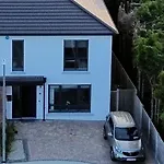 Entire Modern With Seaview And Parking