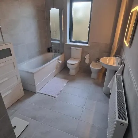 Holiday home Entire Modern With Seaview And Parking *