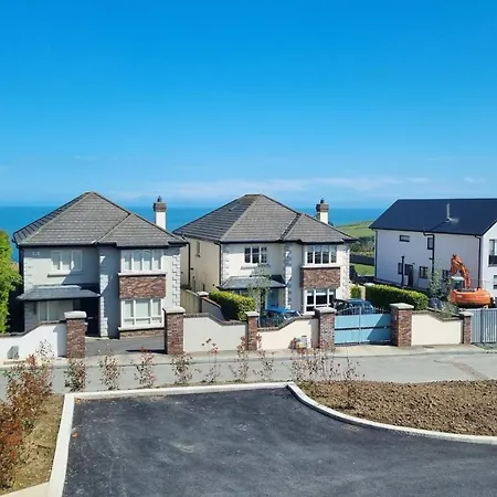 Entire Modern With Seaview And Parking Holiday home Wicklow