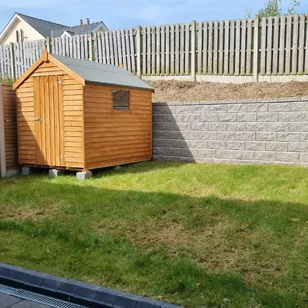 Entire Modern With Seaview And Parking Holiday home *