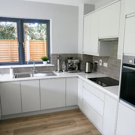 Entire Modern With Seaview And Parking Wicklow