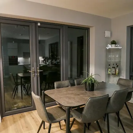 Entire Modern With Seaview And Parking Wicklow